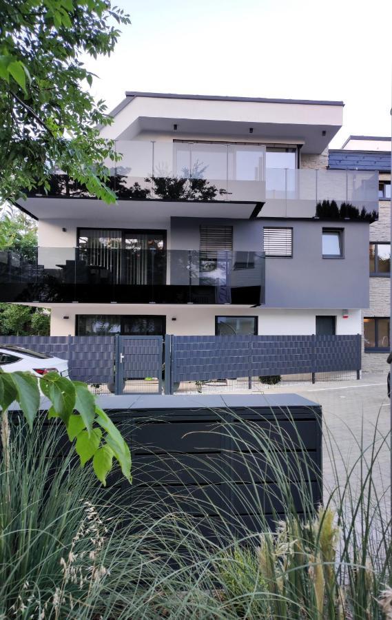 Luxurioeses Penthouse Mit Blick Auf Die Uno-City Und Dem Kaiserwasser. 3Schlafzimmer, 2 Baeder, Privat Lift Ins Apartment Vienna Exterior photo