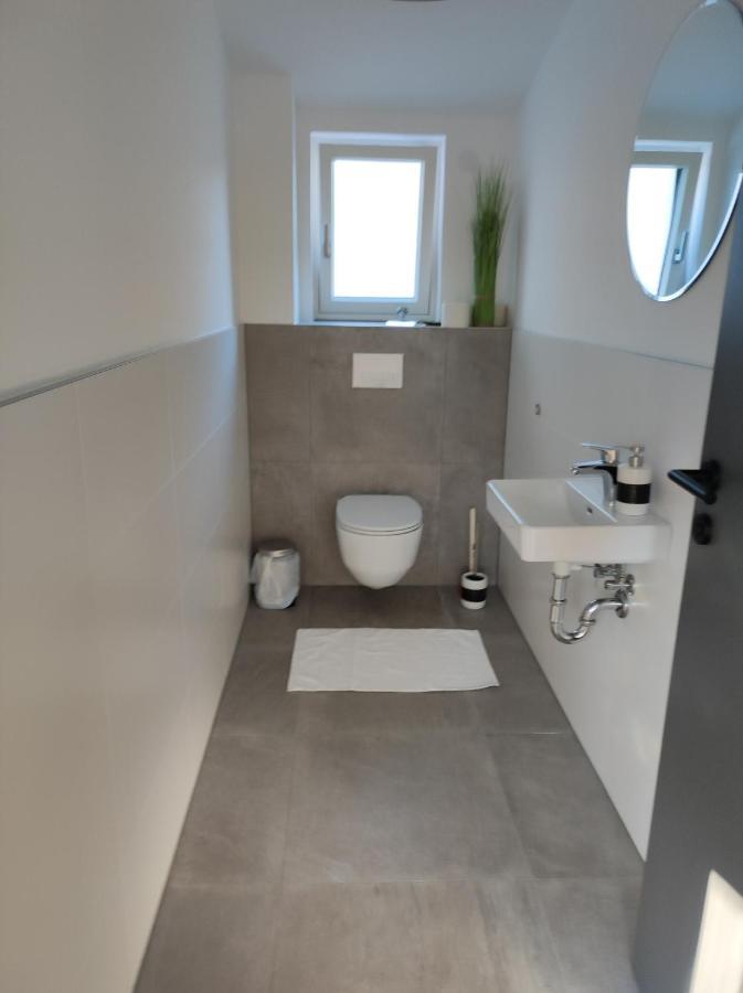Luxurioeses Penthouse Mit Blick Auf Die Uno-City Und Dem Kaiserwasser. 3Schlafzimmer, 2 Baeder, Privat Lift Ins Apartment Vienna Exterior photo